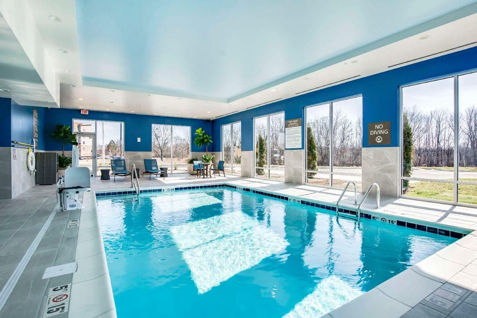 Swimming pool