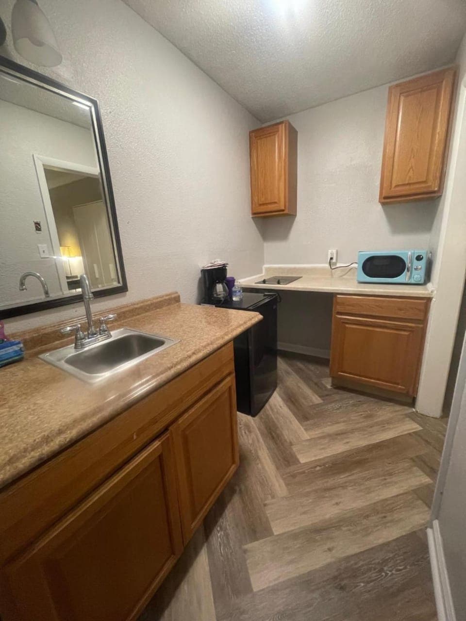 ANS INN & SUITES Inn in Winchester