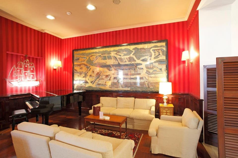 Bar/lounge