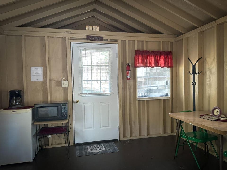 Boyer's Pond Campground Hotel in Pennsylvania