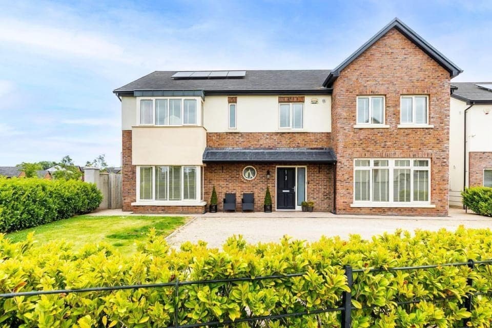 Modern Homestay Room near Dublin Airport Hotel in County Dublin
