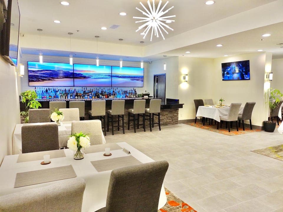 Bar/lounge