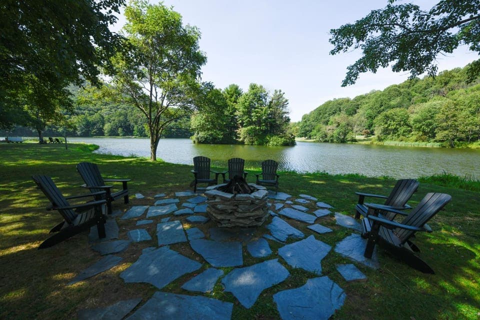 Peaks of Otter Lodge Hotel in Shenandoah Valley