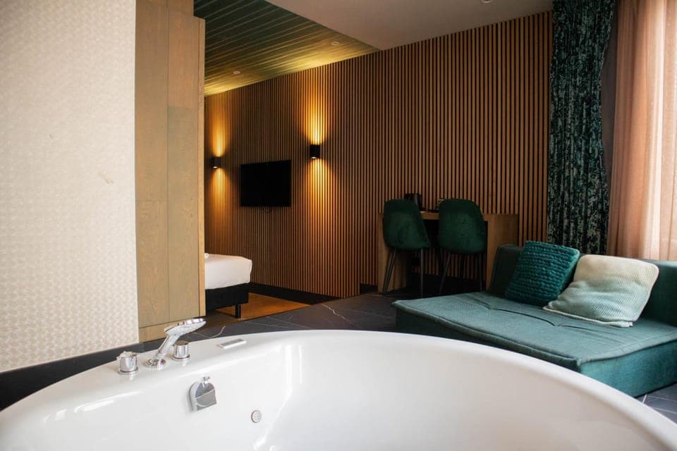 Manzo's Suites Hotel in Zaandam