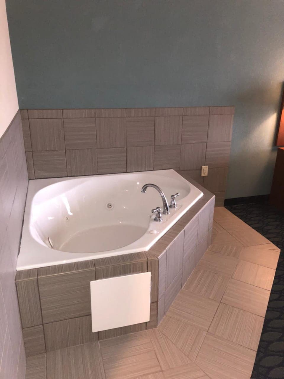 Countryview Inn & Suites Hotel in Indiana