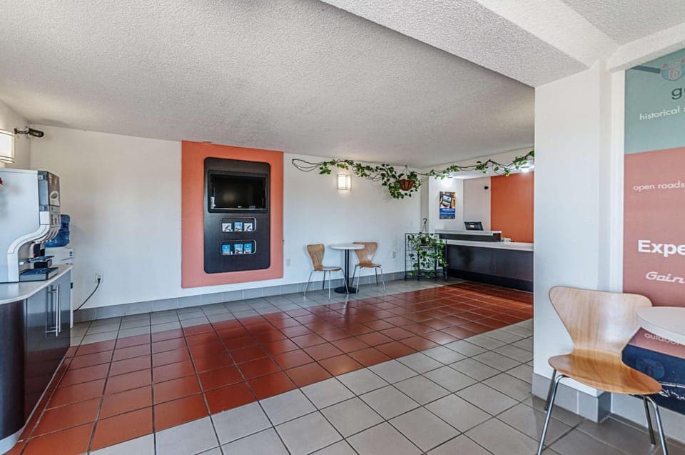 Shared lounge/TV area