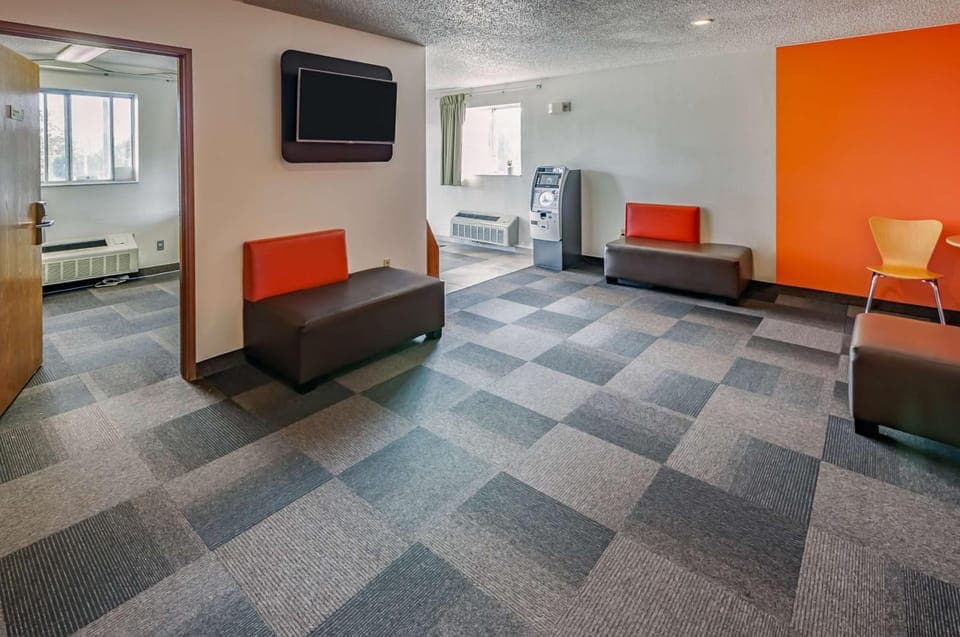 Shared lounge/TV area