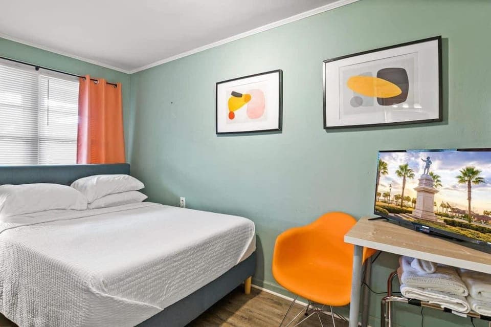 Travel back to the 50s- Renovated Motel Gem Inn in Saint Augustine