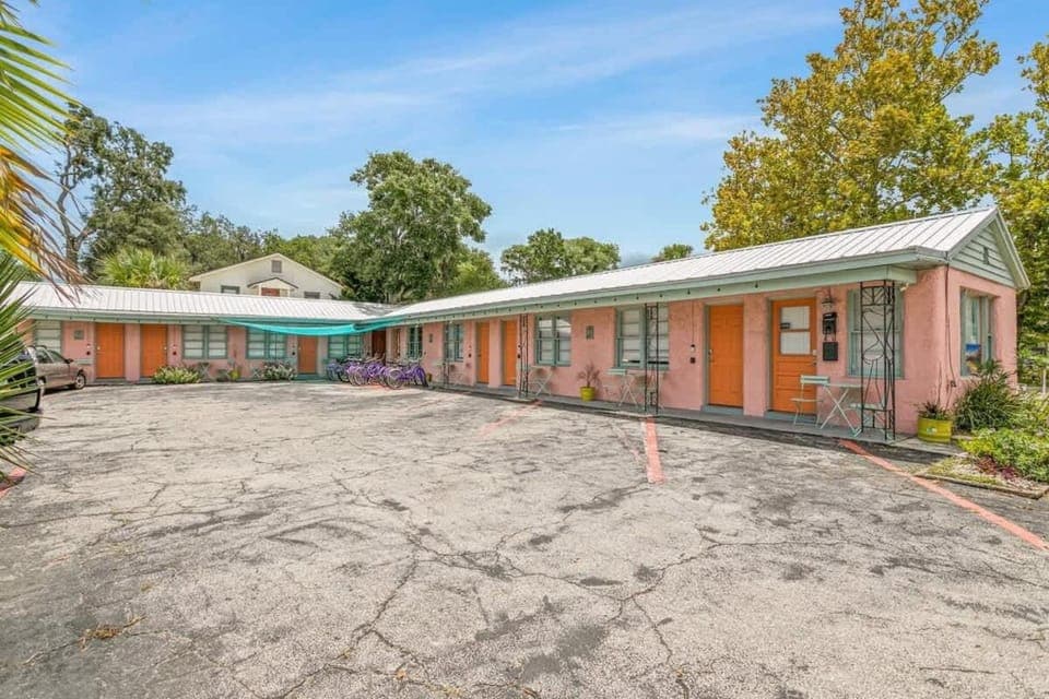 Travel back to the 50s- Renovated Motel Gem Inn in Saint Augustine