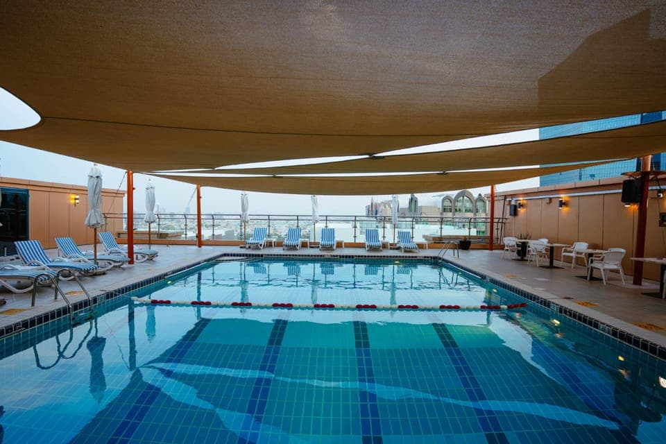 Swimming pool
