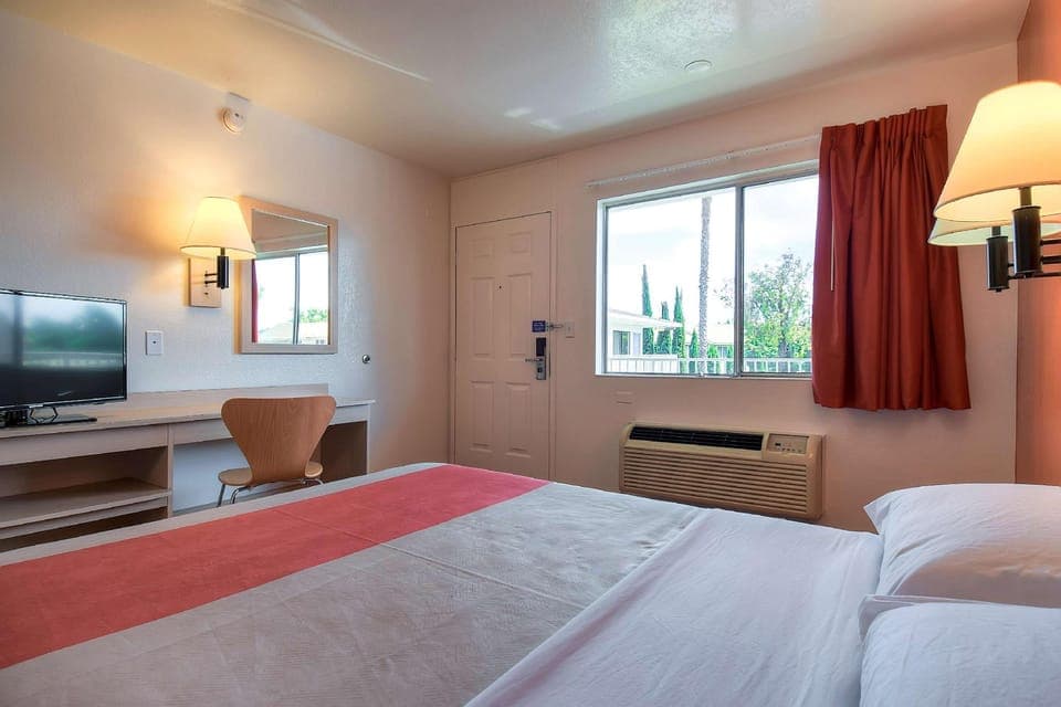 Amenity (Guest room)