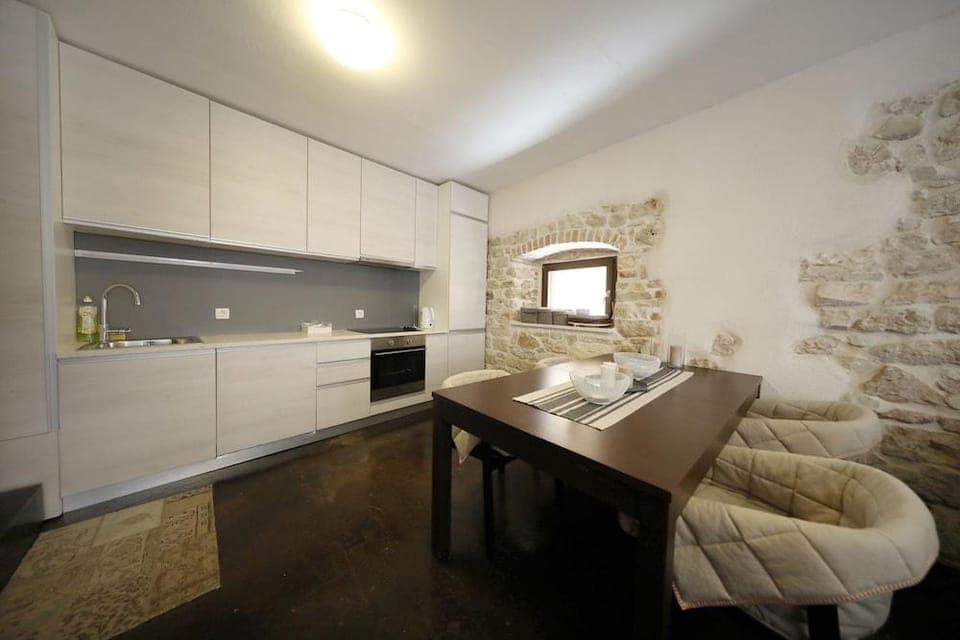 Central Apartments - Hotel & Central Point - Bistro Hotel in Zadar
