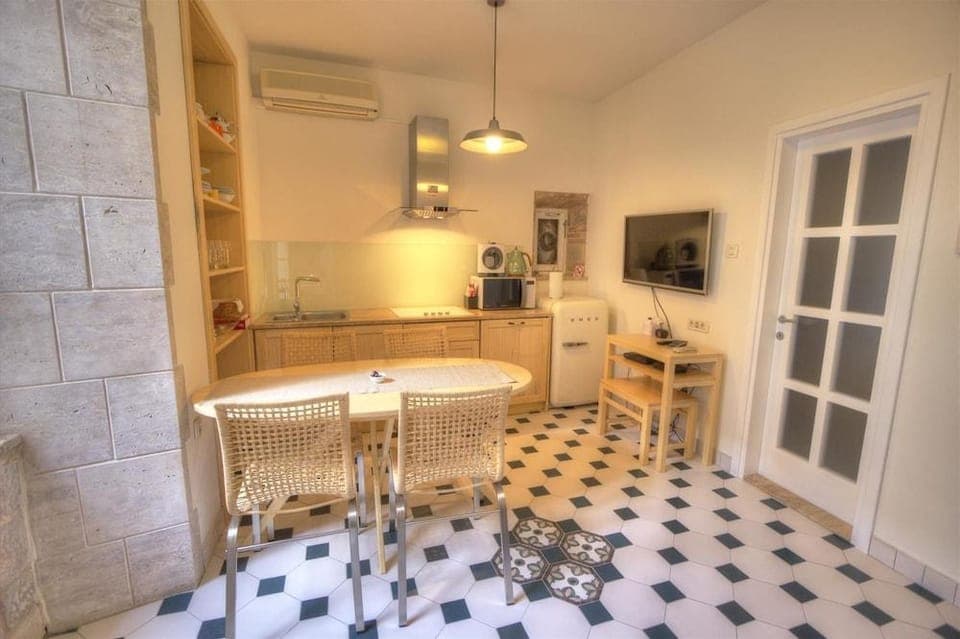 Central Apartments - Hotel & Central Point - Bistro Hotel in Zadar