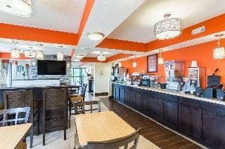 Travel Inn White Pine Hotel in Douglas Lake