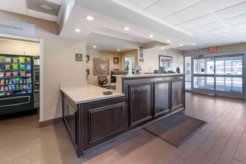 Comfort Inn & Suites Hotel in Porter