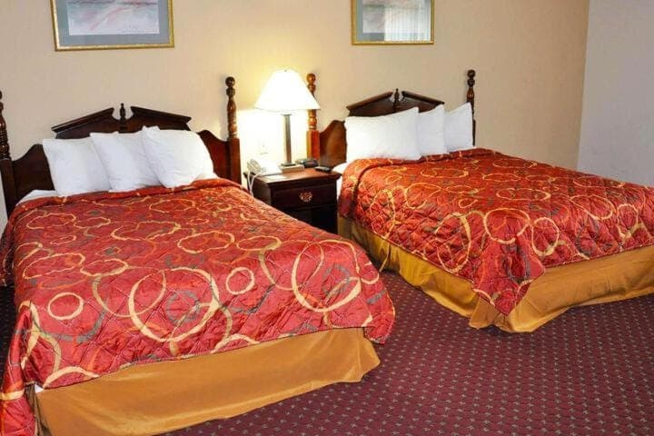 Avalon Inn Hotel in Sandusky