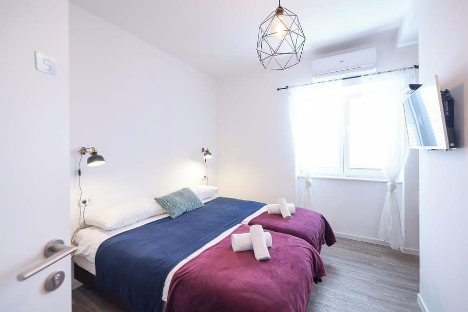 Rooms Lopwi Old town Hotel in Zadar