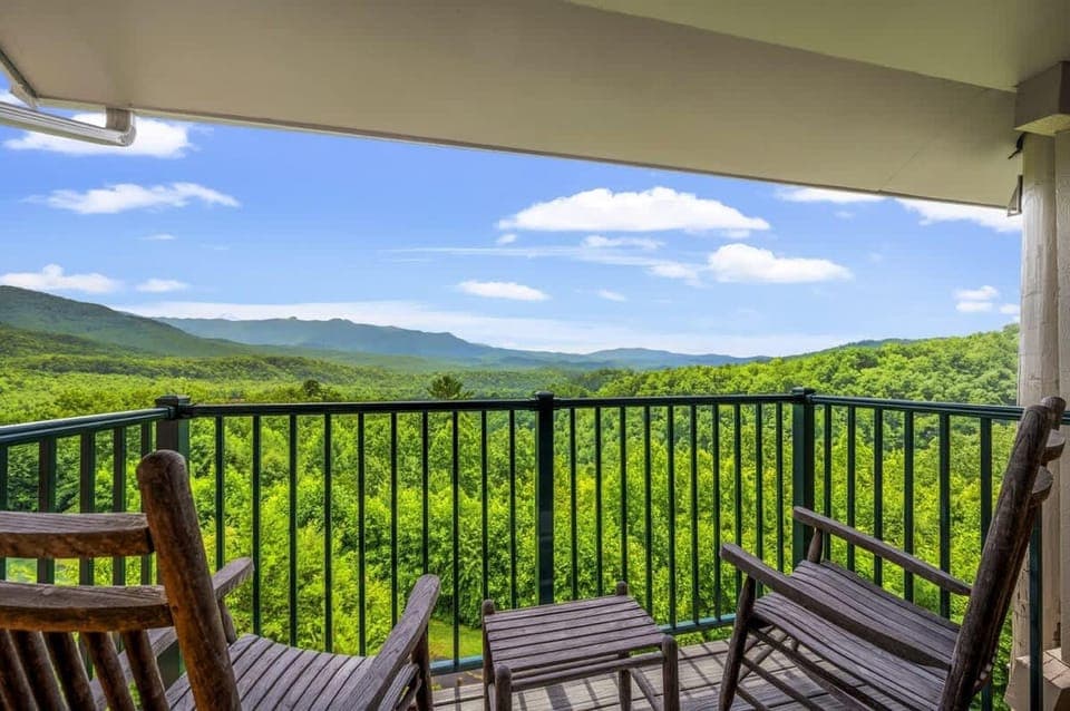 Indoor Pool Hot Tub Sleeps 4 Mountain Views Hotel in Pittman Center