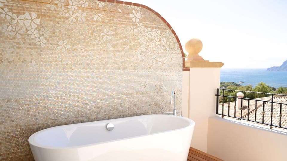 Open air bath