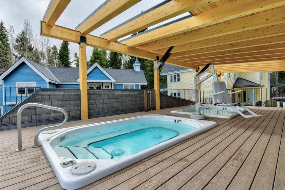Hot tub
