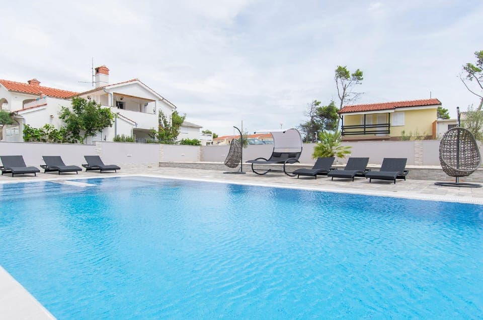 Swimming pool