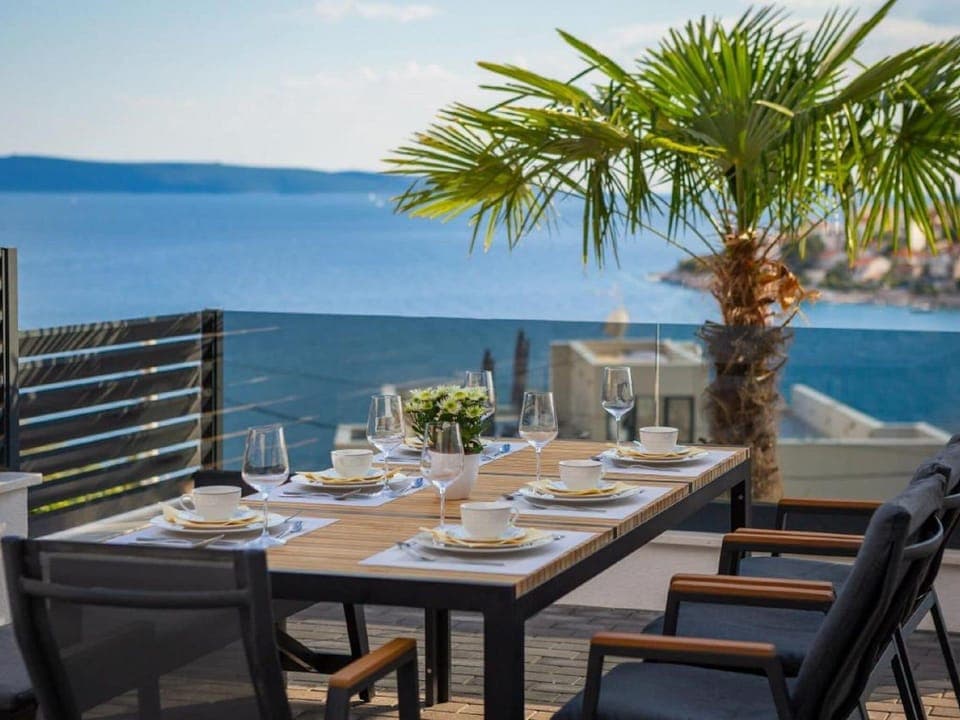 Luxury villa with swimming  pool and sauna Resort in Okrug Gornji