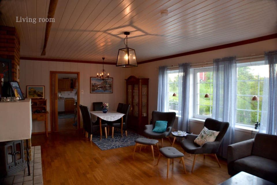 Shared lounge/TV area