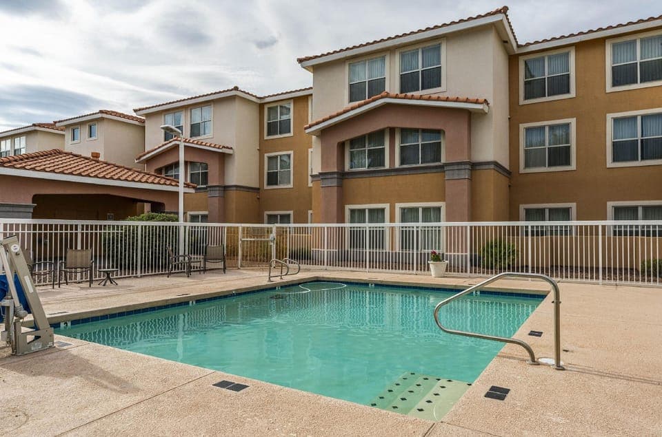 Metro Scottsdale Apartments Hotel in Paradise Valley