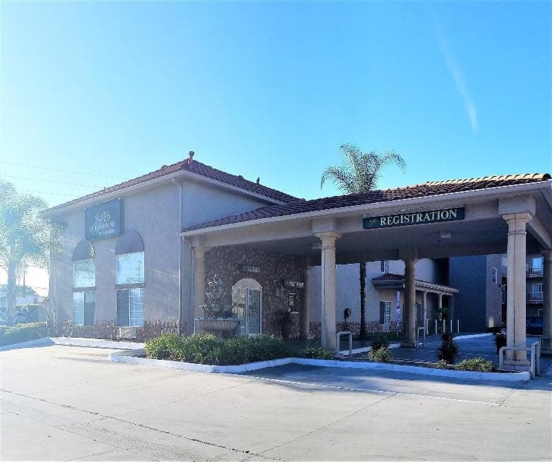 Mid City Inn and Suites Hotel in Downey