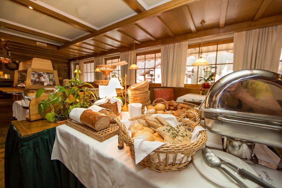Hotel Cresta Hotel in Canton of Grisons