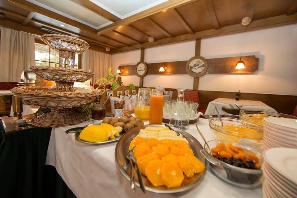 Hotel Cresta Hotel in Canton of Grisons