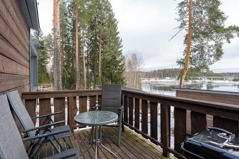 Private & Cozy Suite with lake views Hotel in Finland