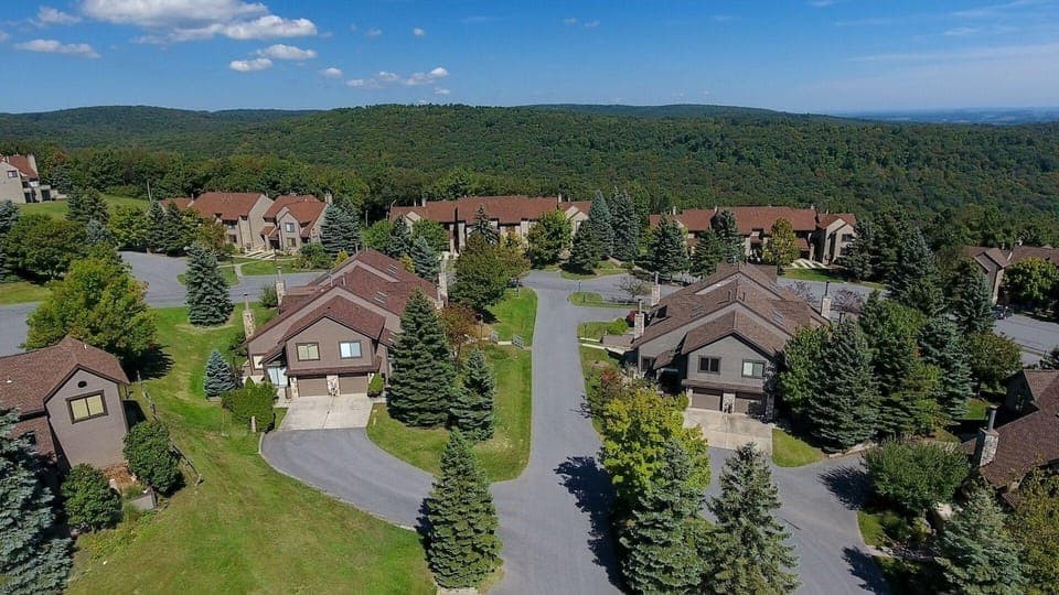 Seven Springs 3 Bedrooms Premium Condo by RedAwning - Save 10% on 3 Nights  15% on 5 Nights! Hotel in Pennsylvania
