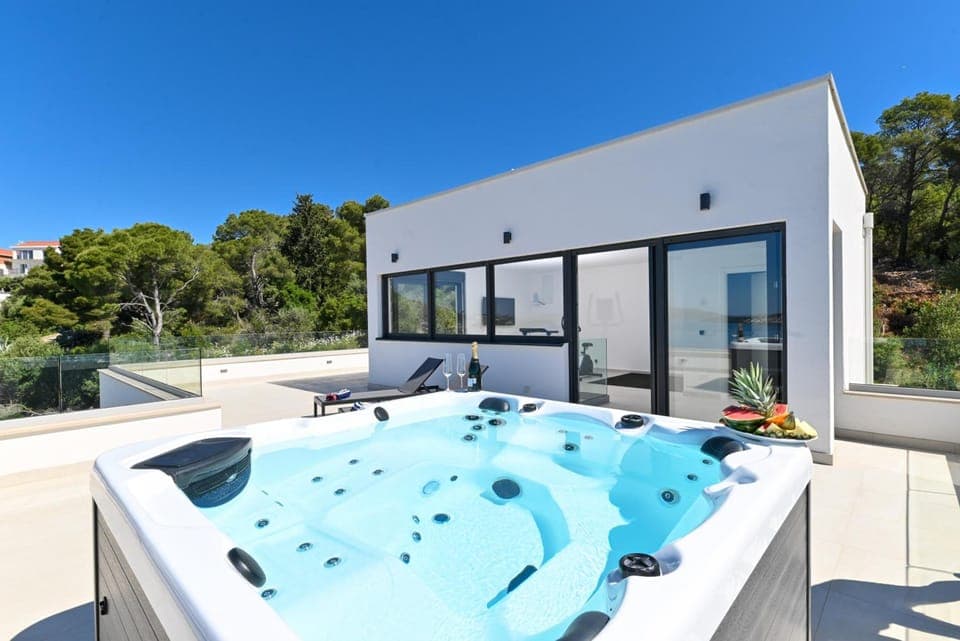 Villa Oasis - Five Bedroom Villa with Private Pool Resort in Trogir