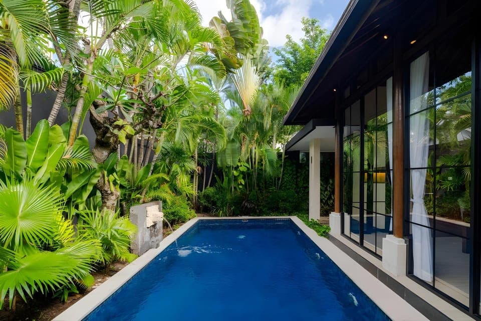 Private pool