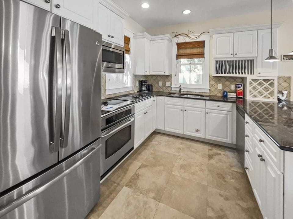 Mare E Sole 2 Bedroom Home by RedAwning Hotel in Rosemary Beach