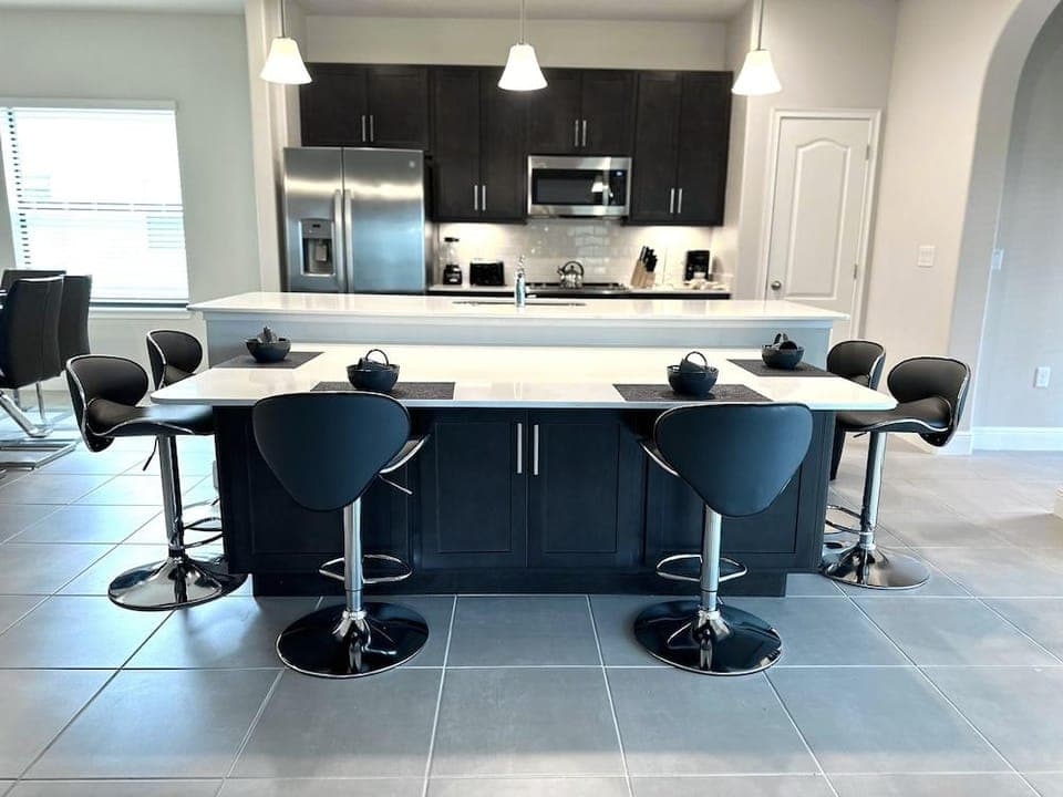 Balmoral Resort-200kb 6 Bedroom Home by RedAwning Hotel in Haines City