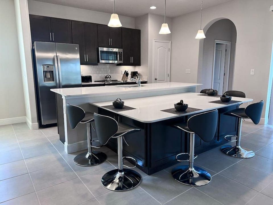 Balmoral Resort-200kb 6 Bedroom Home by RedAwning Hotel in Haines City