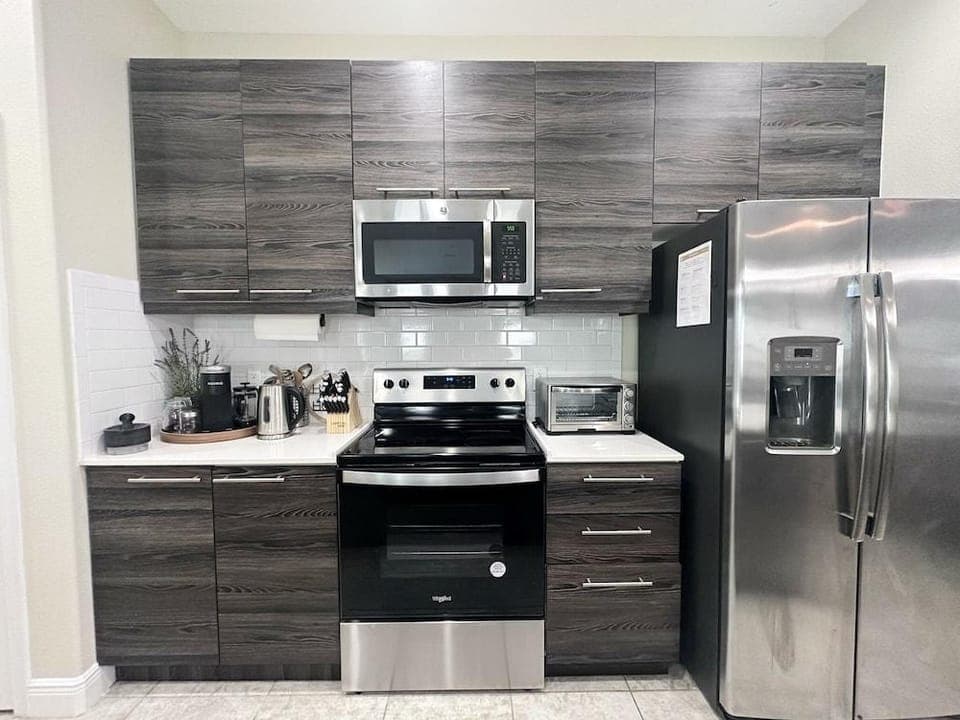 Balmoral Resort-162kb 4 Bedroom Home by RedAwning Hotel in Haines City