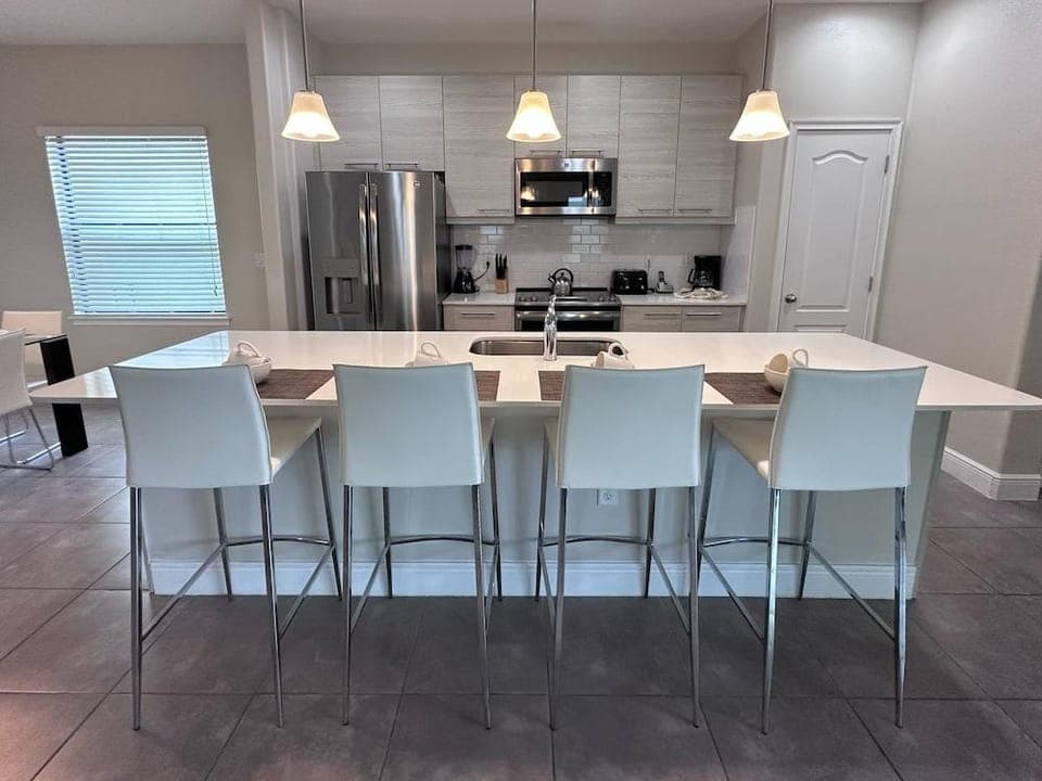 Balmoral Resort-195mcv 4 Bedroom Home by RedAwning Hotel in Haines City