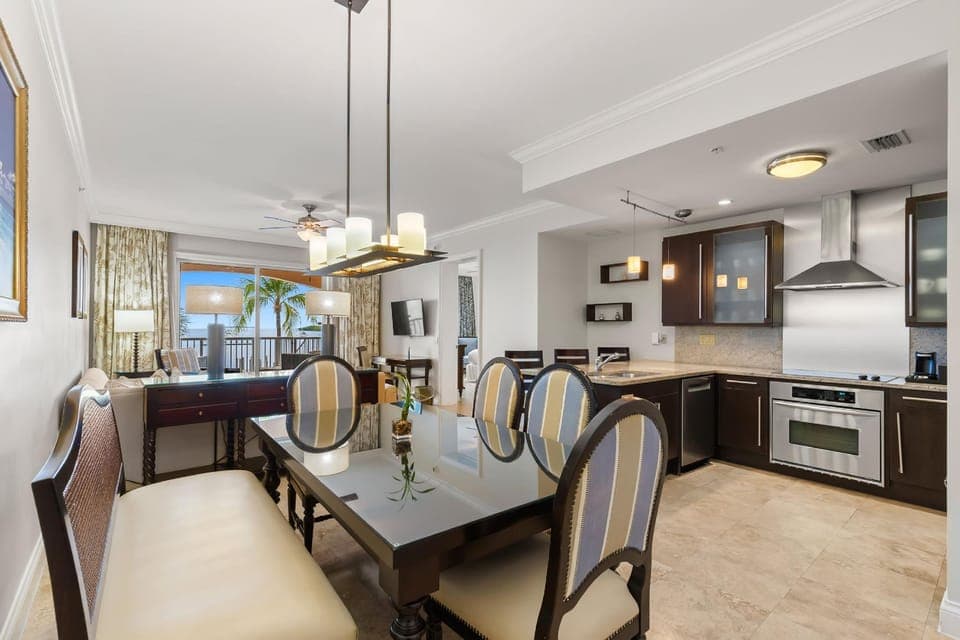 Ocean Front 1BR Suite With Direct Beach Access Hotel in Stock Island