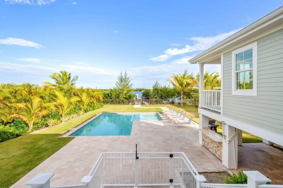 Mirador House by Brightwild Pool Dock Hotel in Stock Island