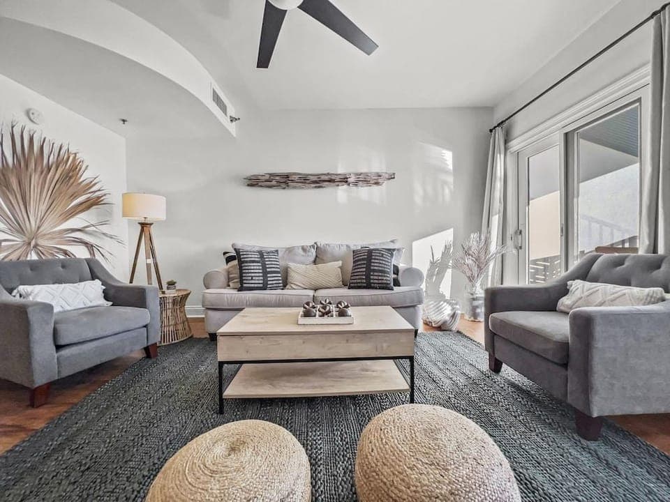 Sea La Vie 1 Bedroom Condo by RedAwning Hotel in Carillon Beach