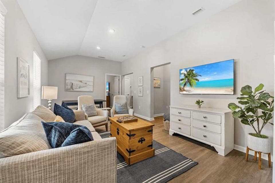 Ocean Oasis by Avantstay Block to Beach West Pcb, Pet-friendly Hotel in Laguna Beach