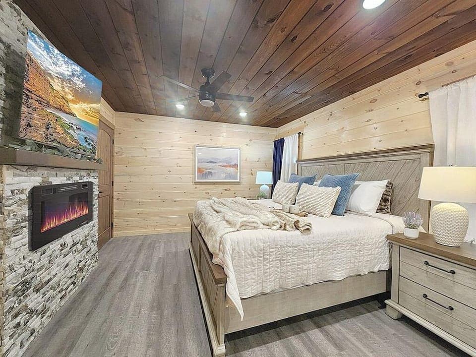 A Splashing Good Time Hotel in Pigeon Forge