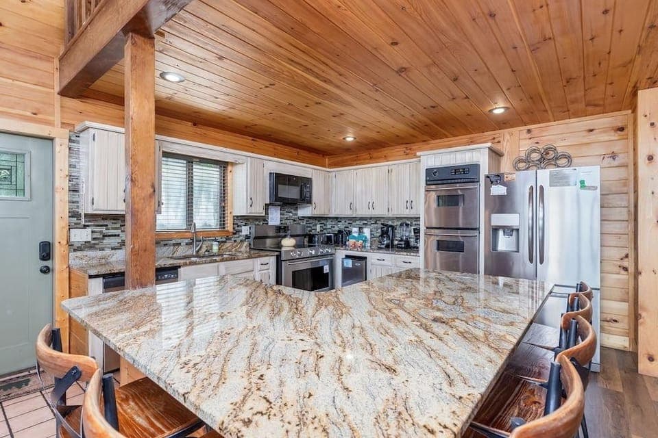 Smoky Mountain High 8 Bedroom Chalet by RedAwning Hotel in Gatlinburg