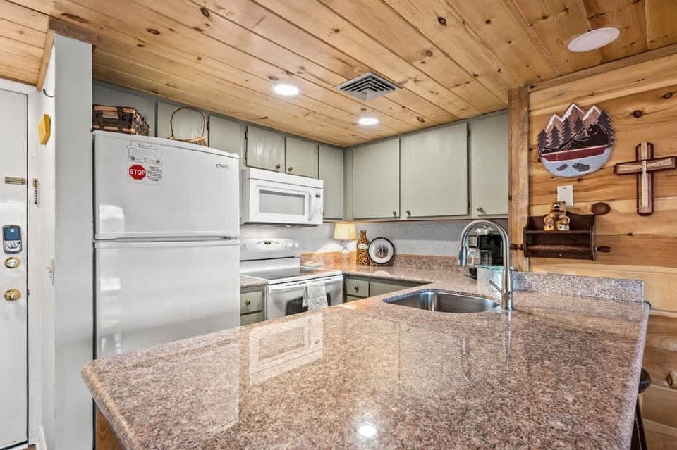 Indoor Pool Sleeps 7 Mountain Views Playground Hotel in Pittman Center