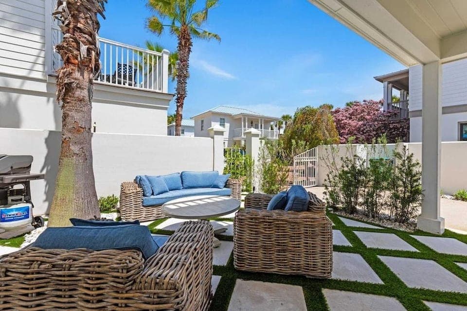 Steps to Rosemary Beach, Pool, Patio w/ Firepit The Salty Perch by Avantstay Hotel in Rosemary Beach