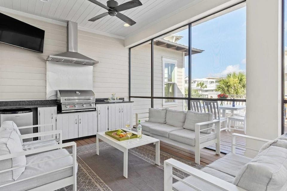 Totally Beachin by Avantstay Sleeps 18 Seacrest Beach Hotel in Rosemary Beach