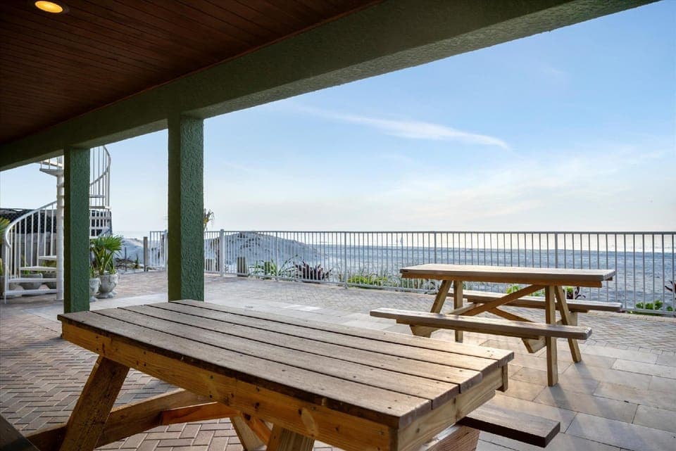 Stones Throw Beachfront Luxury Suites Hotel in Indian Rocks Beach